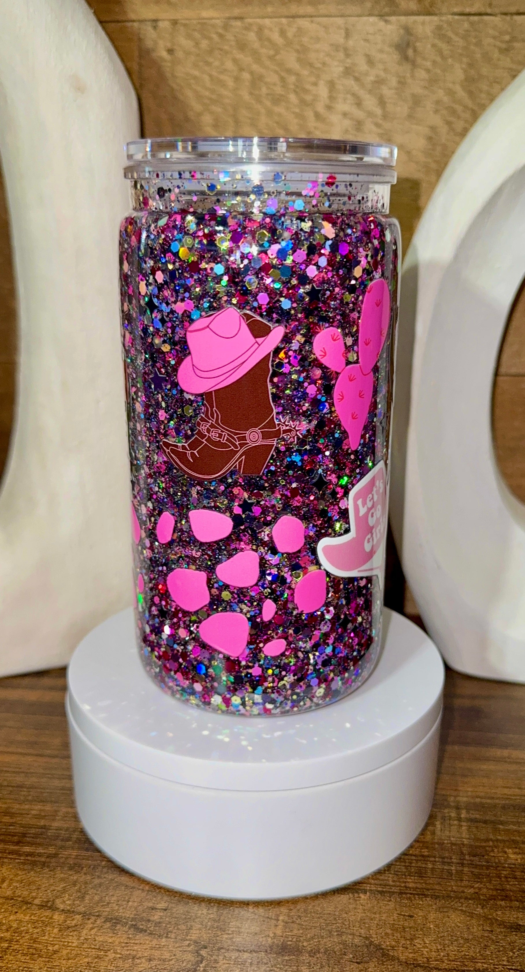 Desert Vibes Western Snow Globe Tumbler – Pink Cowgirl Glitter Cup