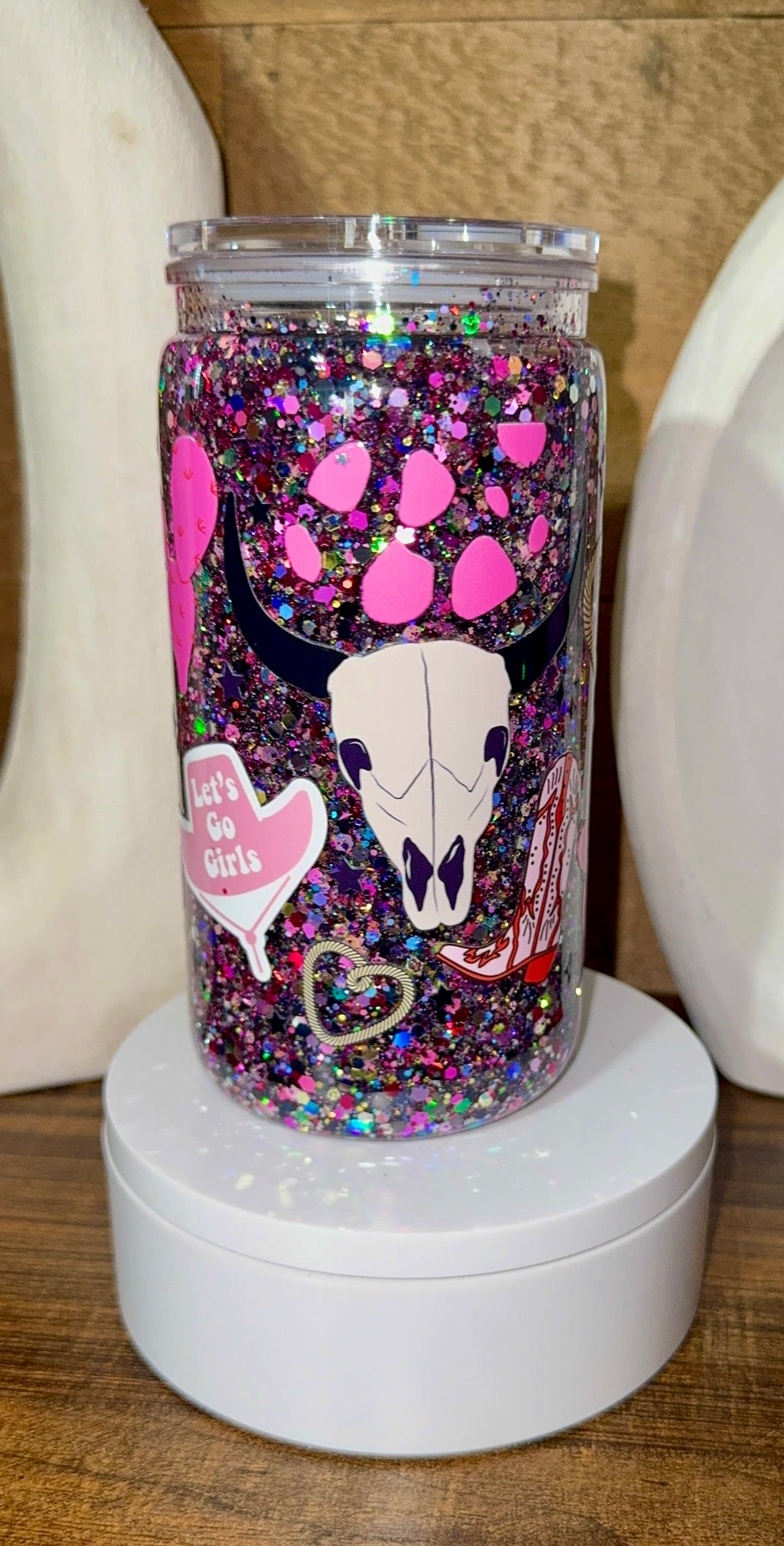 Desert Vibes Western Snow Globe Tumbler – Pink Cowgirl Glitter Cup
