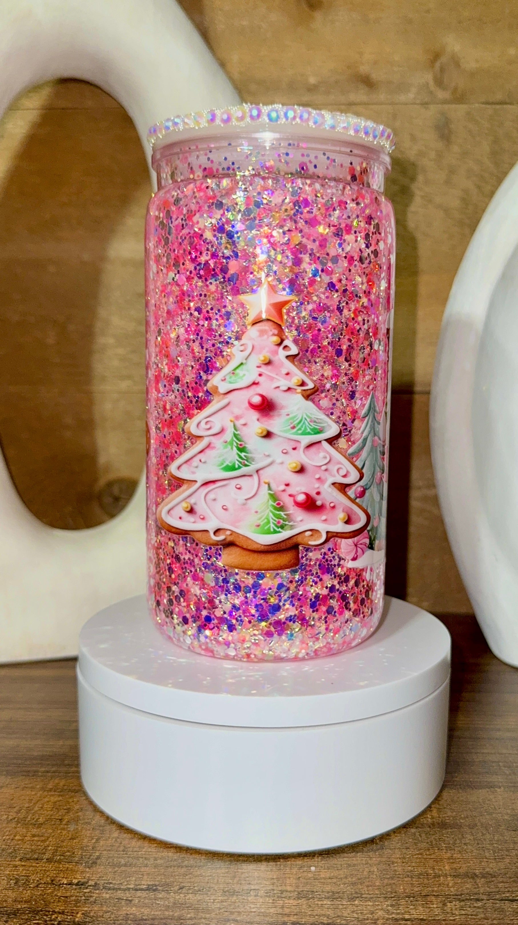 Pink Gingerbread Christmas Snow Globe Tumbler – Glitter Holiday Cup with Bling Lid